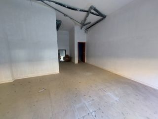 Business premise  Carrer riu algars