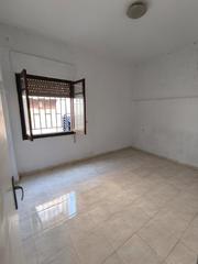 Pis a Carrer estatut 13. Piso en el centro de benicassim a reformar