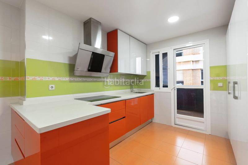 Foto cc874416-8b0e-4f51-aa15-96a32599e436. Appartamento in calle párroco martín sierra 1 in Motril ciudad Motril