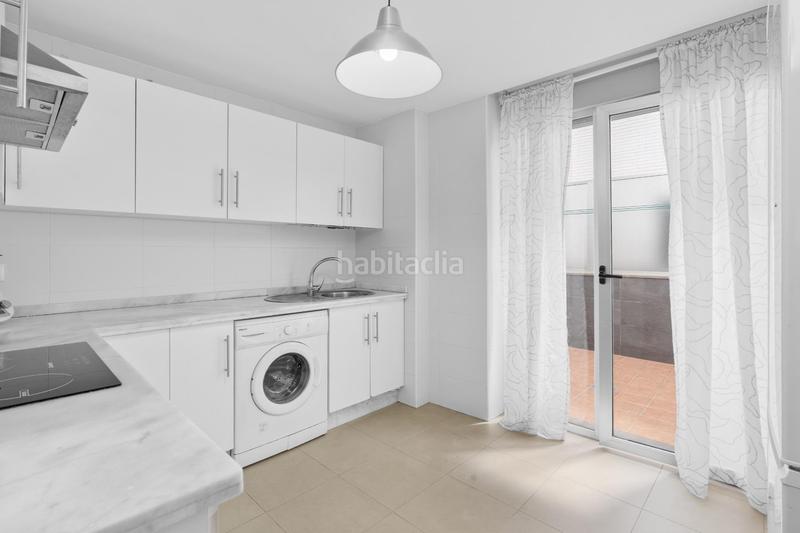 Foto 3ca54cd5-8a79-408e-9dd6-2fe7359b4b9c. Piso en calle nueva 58 vivienda en el centro con garaje y trastero! en Motril
