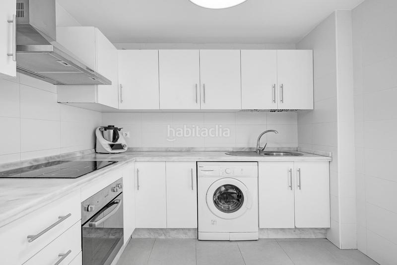 Foto 59a4bbb1-e33b-4c30-b5d7-f4841264e351. Piso en calle nueva 58 vivienda en el centro con garaje y trastero! en Motril