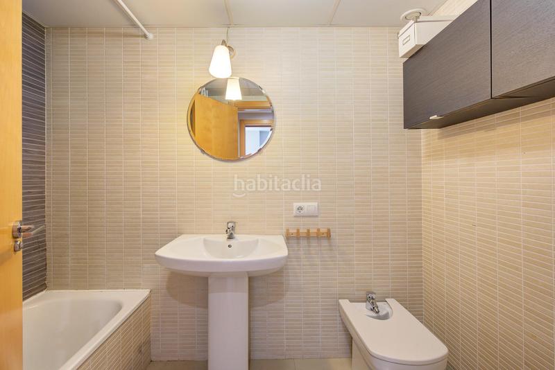 Foto 5cd5fb0e-aadf-44e8-b73d-2f4171fcb42d. Piso en calle nueva 58 vivienda en el centro con garaje y trastero! en Motril