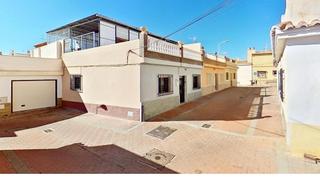 Casa  Juan de juanes. Tu casa en motril 3 dormitorios, patio y 2 terrazas soleadas!