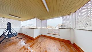 Casa en Plaza santa clara 8. Una gran casa para toda la familia