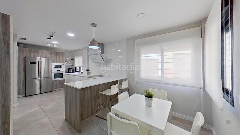 Foto c78dd2ff-3db8-4b1b-ada5-210e2522ea4a. Casa amb calefacció aparcament a Motril ciudad Motril