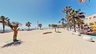 Casa  Calle de enmedio de la rábita 9. Vive el verano todo el año en la rábita!