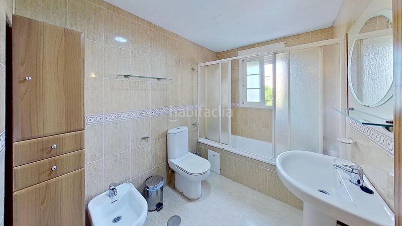 Foto 6fe9281f-8d05-4729-87ba-335611e7730d. Casa amb aparcament a Motril ciudad Motril