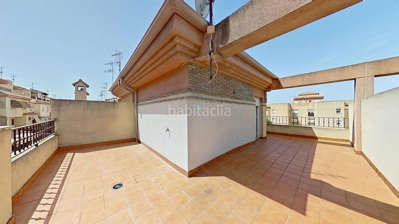 Foto bf5361be-16b5-47c3-b068-4250a913f039. Casa amb aparcament a Motril ciudad Motril
