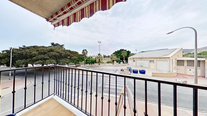 Foto f95b329d-f9f3-4391-b7a0-a46323c01dfe. Pis a avenida rambla de los álamos 44 a Motril ciudad Motril
