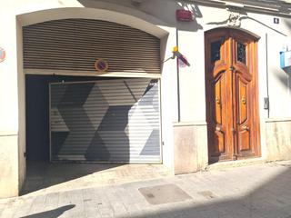 Aparcament cotxe a Sevilla 6. Plaza de garaje en el barrio de ruzafa