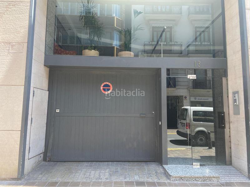 Foto cf158f13-62c5-4169-ae44-7338bba69fc7. Car parking in Sant Francesc Valencia