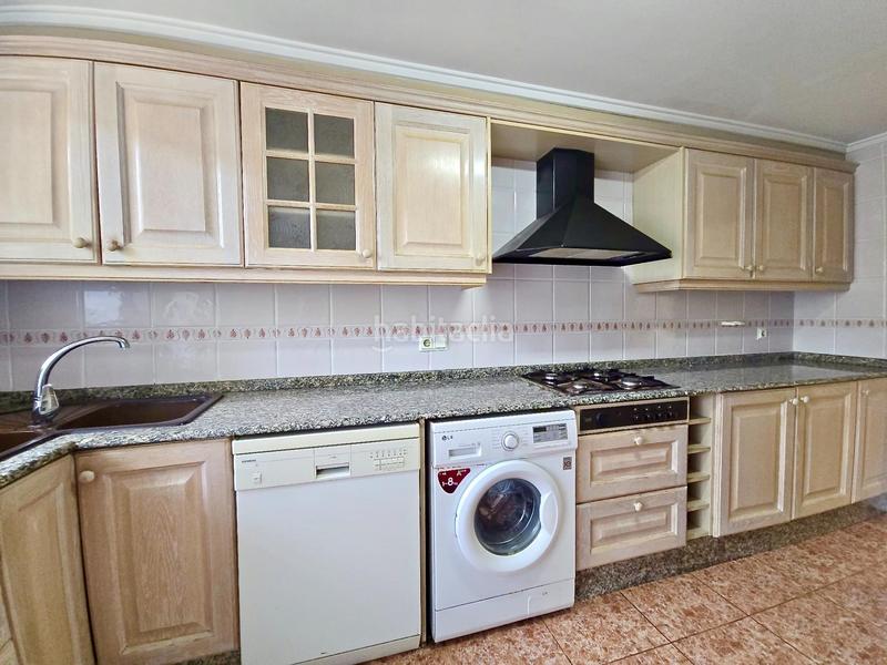 Foto bfbe7ce9-0336-46d9-931f-bf7f2ddec518. Piso un espacio para crecer, respirar y vivir en el corazón verde en Valencia