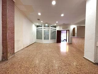 Lloguer Local Comercial a La Raïosa. Alquiler de local comercial con doble acceso en calle marques de