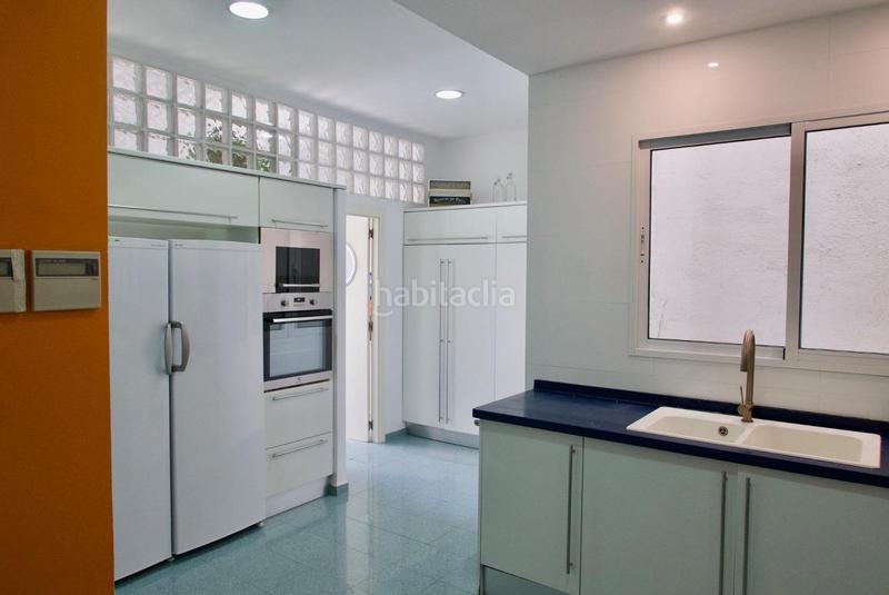 Foto b2f20545-7b0c-42b2-8572-e701b7029403. Pis a El Botànic Valencia