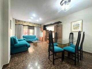 Appartement à El Alborgí. Vivienda familiar con garaje en paterna