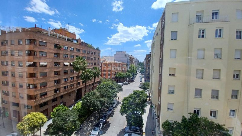 Piso amplio piso en La Petxina con garaje y trastero en Valencia - Imagen 8