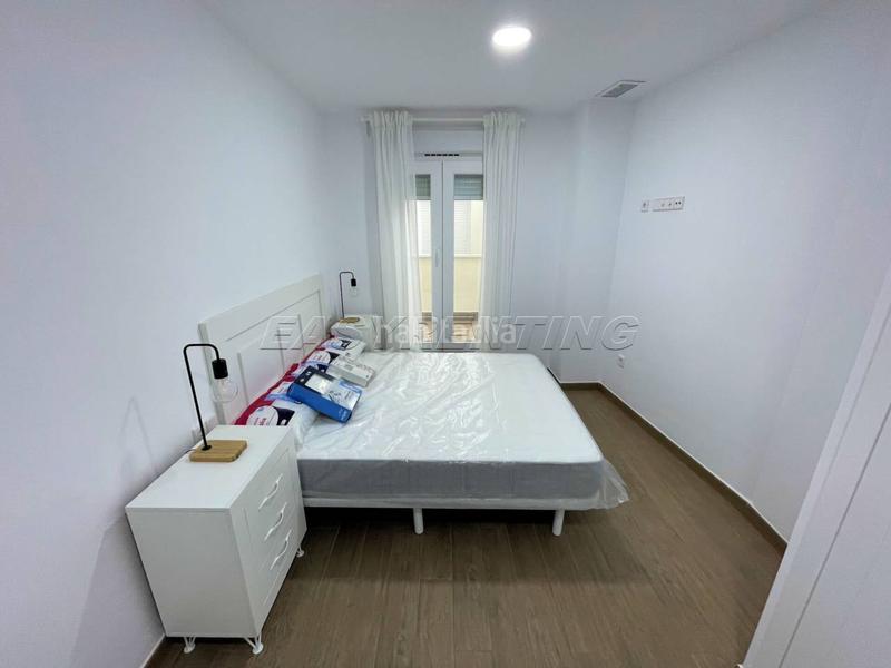 Foto 1ca7cfdd-f58d-41fb-b9f2-c9d6c79443a3. Affitto appartamento in españa 25 in Centro-San Felipe-Huerta Fava Línea de la Concepción (La)