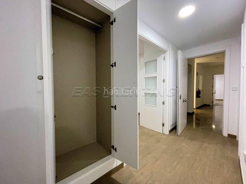 Foto 2b5e49f5-47f4-4d90-9bc9-8d6014fef382. Location appartement dans españa 25 dans Centro-San Felipe-Huerta Fava Línea de la Concepción (La)