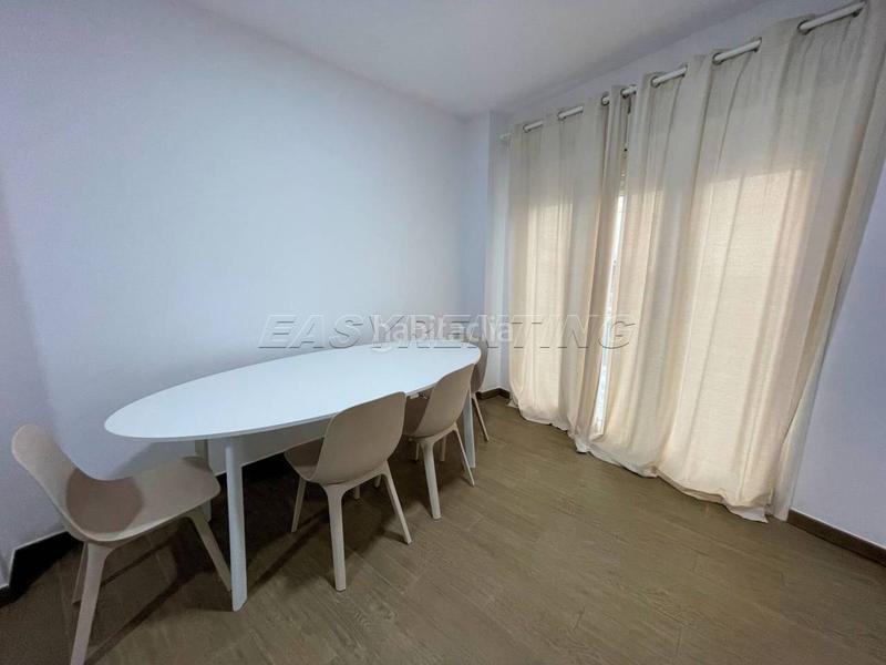 Foto 9565712d-f53a-435f-91ba-945455aa015e. Location appartement dans españa 25 dans Centro-San Felipe-Huerta Fava Línea de la Concepción (La)