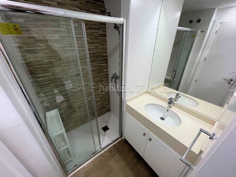 Foto 9965c8a6-3db0-4d59-9e0e-e60139b1cd5e. Location appartement dans españa 25 dans Centro-San Felipe-Huerta Fava Línea de la Concepción (La)
