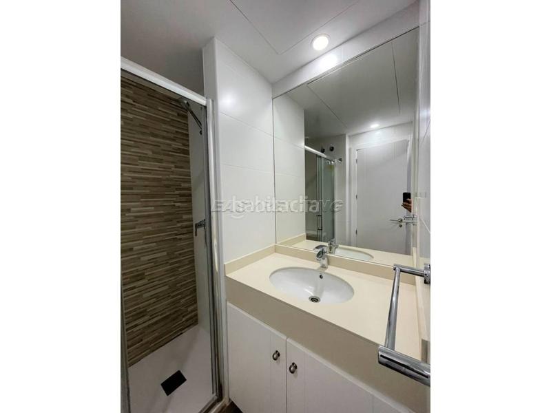 Foto ece04bed-1cad-4e42-b55a-0f3107f097d8. Location appartement dans españa 25 dans Centro-San Felipe-Huerta Fava Línea de la Concepción (La)