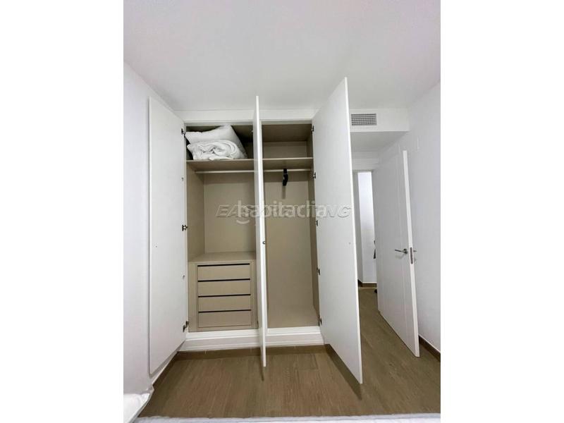 Foto ee6e3059-357e-4ac5-b2c4-502bb6e87ec2. Location appartement dans españa 25 dans Centro-San Felipe-Huerta Fava Línea de la Concepción (La)