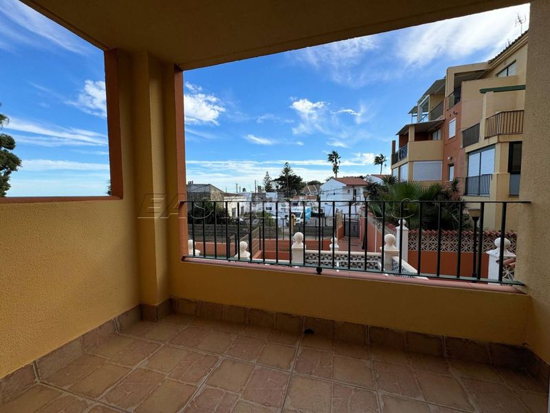 Foto f7a0822a-e841-4a96-8e6f-c8d02fd0a56b. Lloguer pis amb aparcament piscina a Alcorrín Manilva