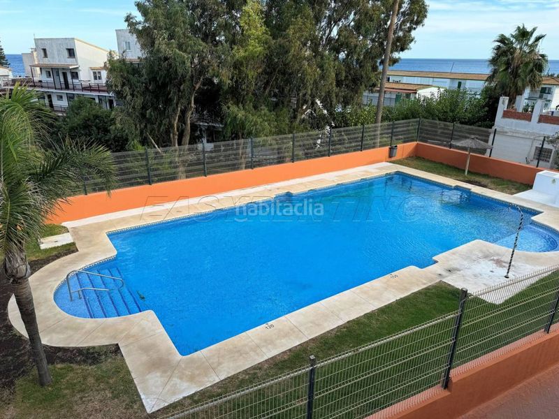 Foto 06a85045-56d5-417a-ba88-e4fc281892f9. Lloguer pis amb aparcament piscina a Alcorrín Manilva