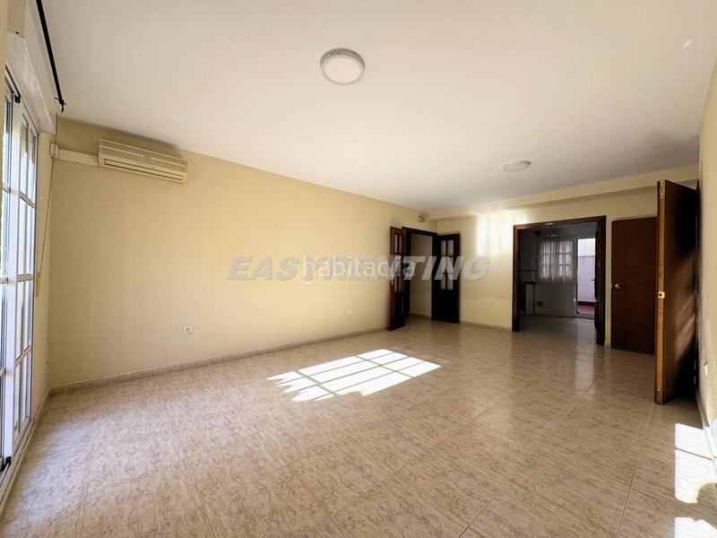 Foto aa1c9524-e03e-4be2-998f-6e48f1d8b12d. Pis a Centro-San Felipe-Huerta Fava Línea de la Concepción (La)