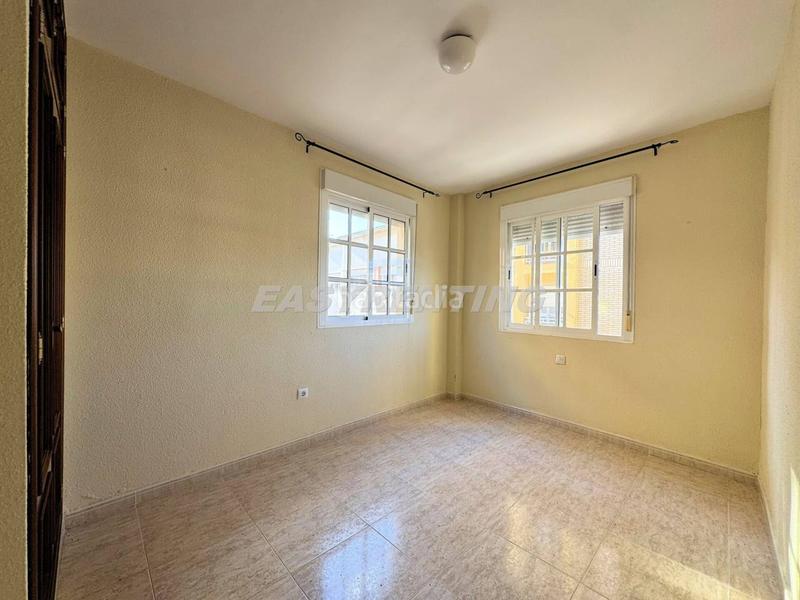 Foto d756bd80-ff88-4408-bec9-b96ae130a3ab. Pis a Centro-San Felipe-Huerta Fava Línea de la Concepción (La)