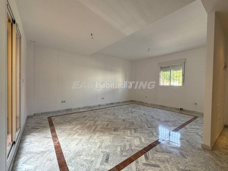 Foto 360f8728-0293-4b66-904d-8b2e213d087b. Reihenhaus mit parking in Barrios (Los)