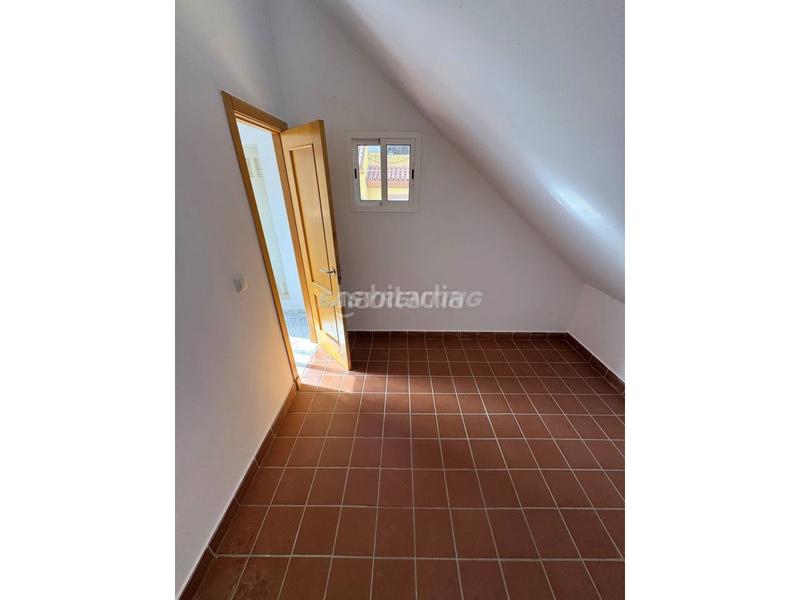 Foto 429bba22-06be-49c0-b643-0ff31bcd9b29. Reihenhaus mit parking in Barrios (Los)