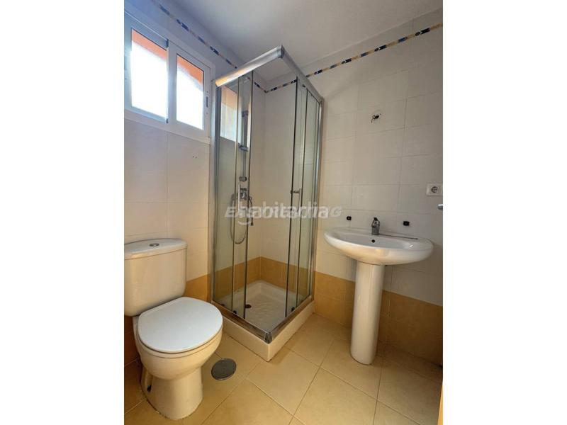 Foto 7f766761-c771-4264-9997-871e282bc9fa. Reihenhaus mit parking in Barrios (Los)