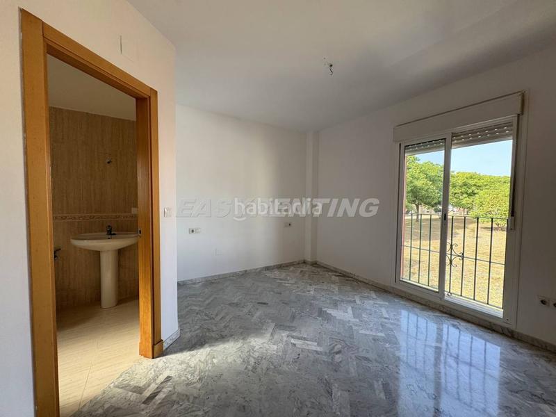 Foto 840abcf2-46b7-4387-a1e6-9a3c3610fc35. Reihenhaus mit parking in Barrios (Los)