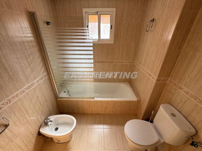 Foto 8652b9d4-7119-404b-be18-780bcb664426. Reihenhaus mit parking in Barrios (Los)