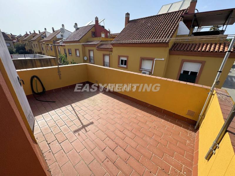 Foto 957a2266-c77b-425e-8fa8-96141a344bca. Reihenhaus mit parking in Barrios (Los)