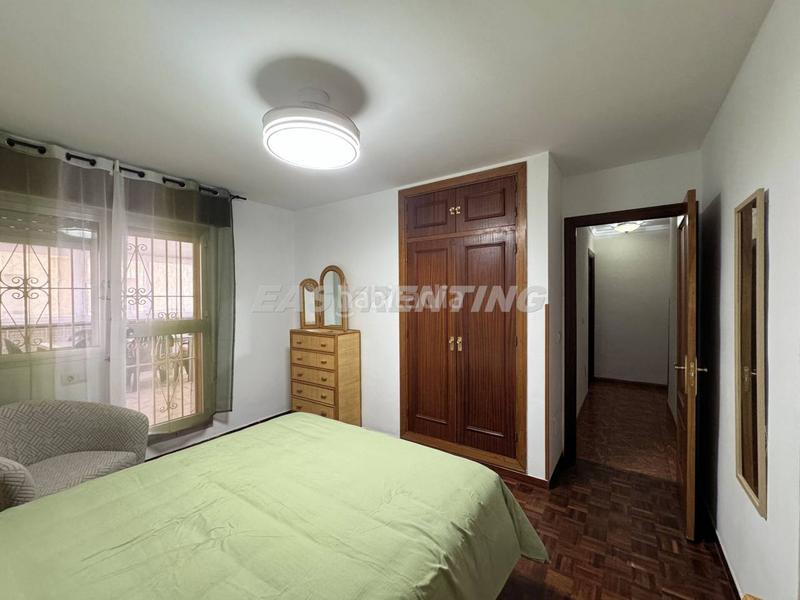 Foto 3976615f-6160-40e6-96c9-47e576603ead. Lloguer pis a Centro-San Felipe-Huerta Fava Línea de la Concepción (La)