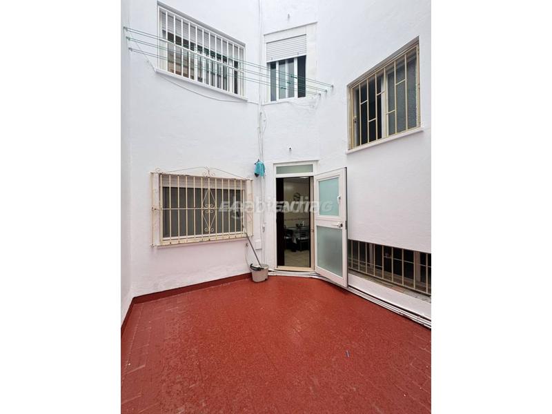 Foto 397ca55b-e59d-446f-a7b1-0bb6fac09e96. Lloguer pis a Centro-San Felipe-Huerta Fava Línea de la Concepción (La)