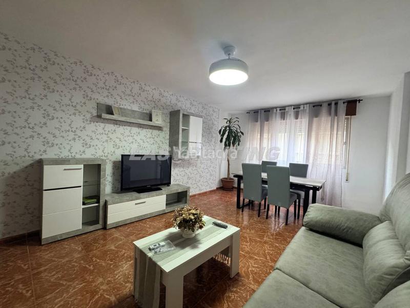 Foto 4852f55e-f6e7-4f3e-8402-9f97df1dcaab. Lloguer pis a Centro-San Felipe-Huerta Fava Línea de la Concepción (La)