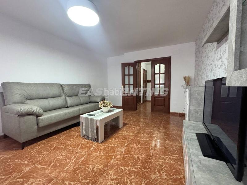 Foto 515ab5df-3e73-44e5-814c-5e7d8320f1b0. Lloguer pis a Centro-San Felipe-Huerta Fava Línea de la Concepción (La)