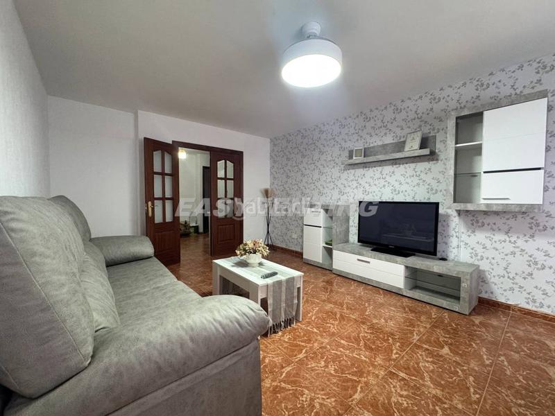 Foto 568e6f51-cbdf-4561-916e-5b737a692d99. Lloguer pis a Centro-San Felipe-Huerta Fava Línea de la Concepción (La)