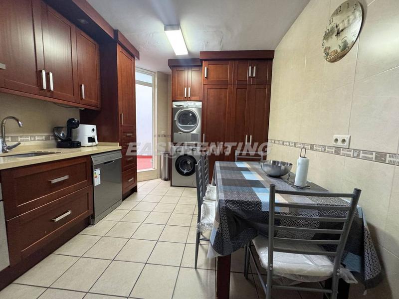 Foto 5ed5a6dc-08b3-4061-a63e-09d5a9ba4265. Lloguer pis a Centro-San Felipe-Huerta Fava Línea de la Concepción (La)