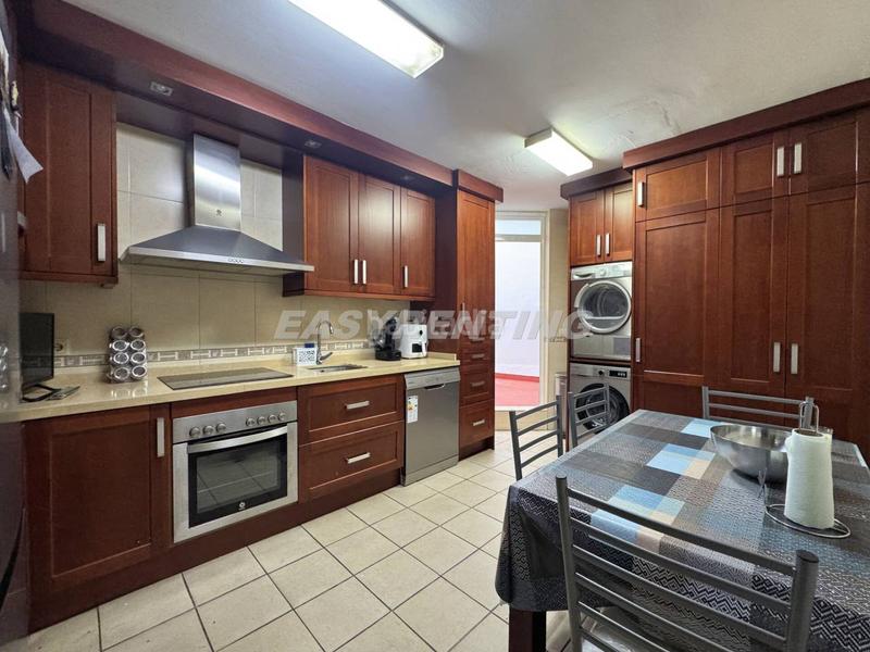 Foto 606b7c33-f1a1-4092-af55-d0526da6eca4. Lloguer pis a Centro-San Felipe-Huerta Fava Línea de la Concepción (La)