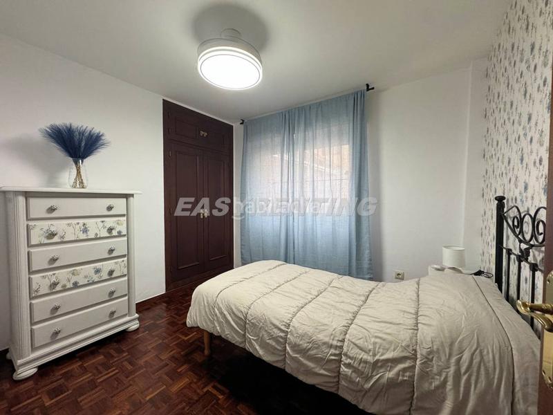 Foto 664b8404-59cd-441b-8d6d-a8a624164b94. Lloguer pis a Centro-San Felipe-Huerta Fava Línea de la Concepción (La)