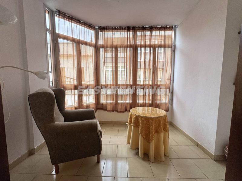 Foto 8a16d46f-9a86-4d25-8248-84bebf63bf19. Lloguer pis a Centro-San Felipe-Huerta Fava Línea de la Concepción (La)