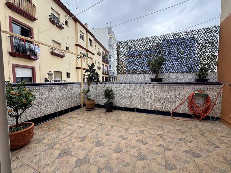 Foto c73b617c-fd58-46c4-a7ab-ae66344f76fc. Lloguer pis a Centro-San Felipe-Huerta Fava Línea de la Concepción (La)