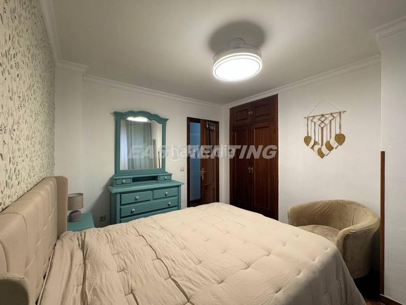 Foto df93b3f3-86e3-4638-9462-26be4e745b5c. Lloguer pis a Centro-San Felipe-Huerta Fava Línea de la Concepción (La)