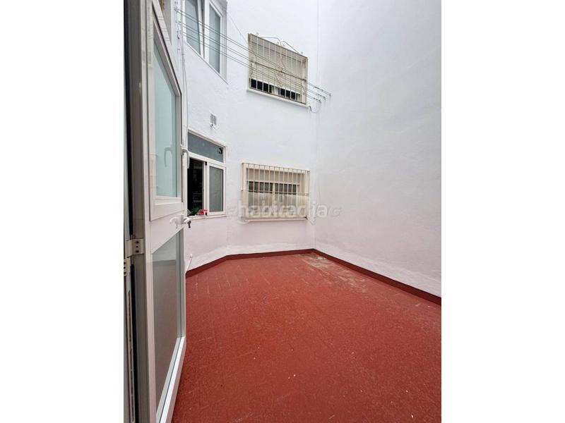 Foto e6bd83fd-5ec1-4523-b603-b5c548ce87b0. Lloguer pis a Centro-San Felipe-Huerta Fava Línea de la Concepción (La)