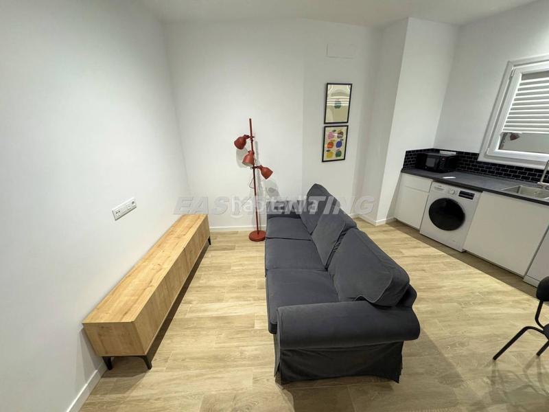 Foto 29b57179-8aa7-4454-8546-70e3cdf6b7c8. Rent flat in Centro-San Felipe-Huerta Fava Línea de la Concepción (La)