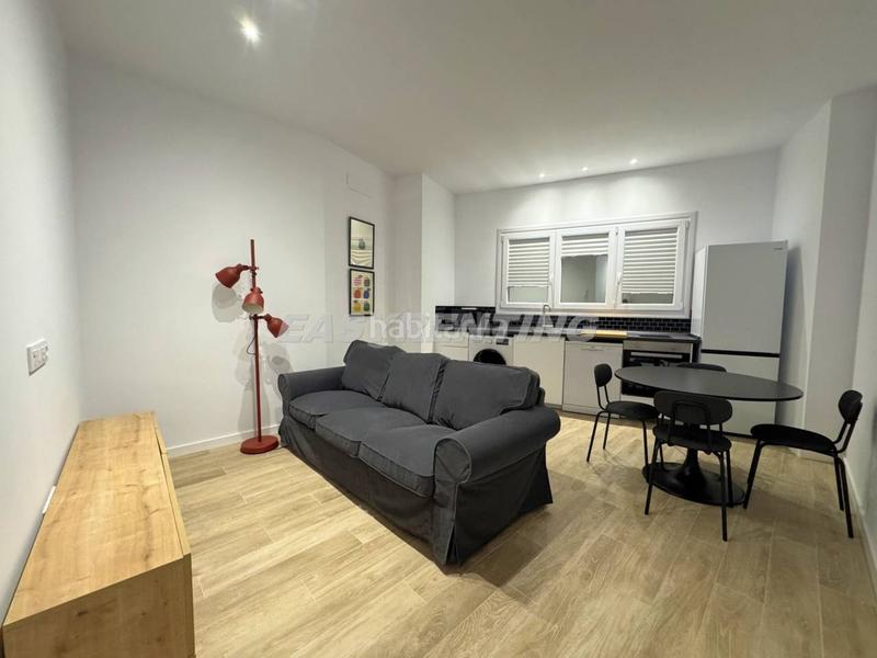 Foto c91d5d10-c879-484c-8e36-58d5292857ba. Rent flat in Centro-San Felipe-Huerta Fava Línea de la Concepción (La)